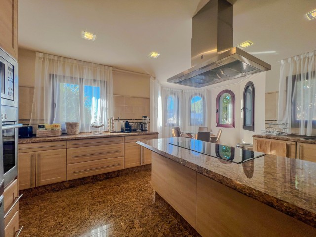 5 Slaapkamer Villa in Los Flamingos