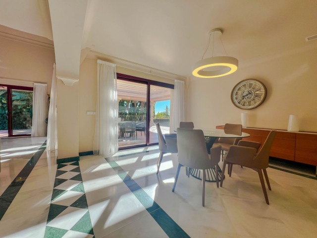 5 Slaapkamer Villa in Los Flamingos