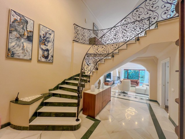 5 Slaapkamer Villa in Los Flamingos