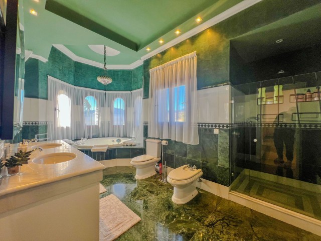 5 Slaapkamer Villa in Los Flamingos