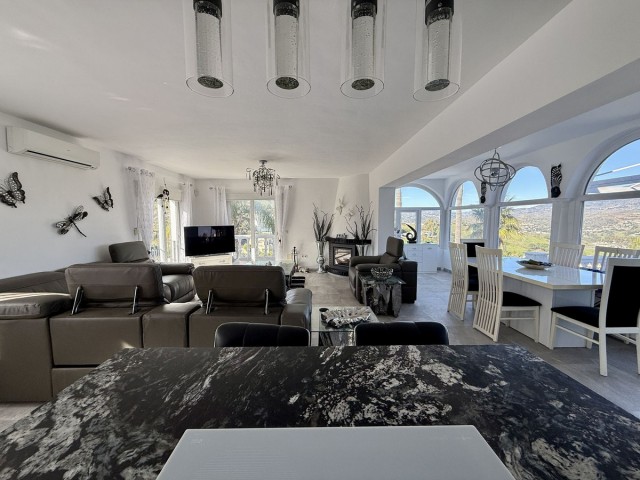 Villa avec 4 Chambres  à Cerros del Aguila