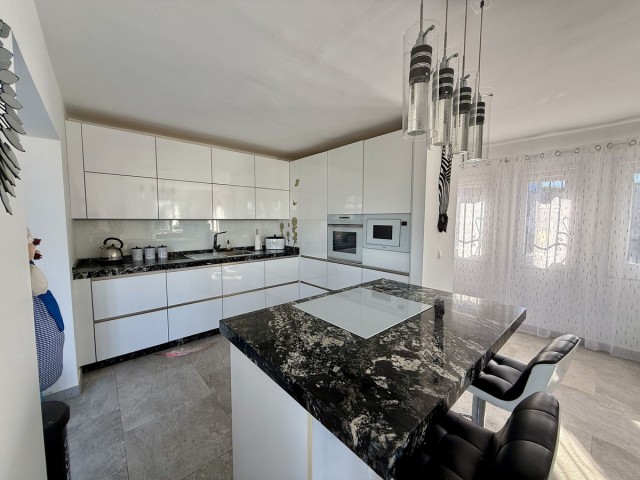 Villa avec 4 Chambres  à Cerros del Aguila