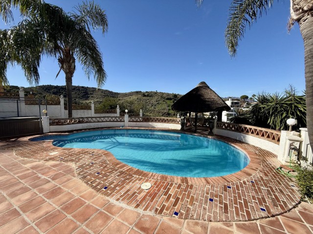 4 Schlafzimmer Villa in Cerros del Aguila