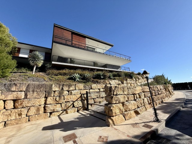 4 Makuuhuoneen Huvila Valtocado