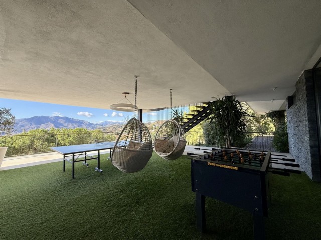 4 Makuuhuoneen Huvila Valtocado