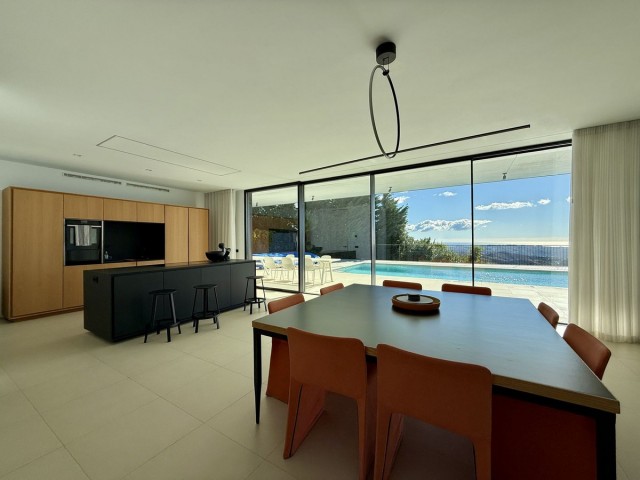 4 Makuuhuoneen Huvila Valtocado