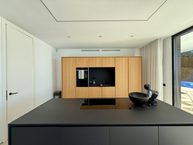 4 Makuuhuoneen Huvila Valtocado