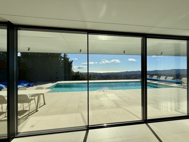 4 Makuuhuoneen Huvila Valtocado