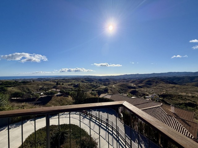 4 Makuuhuoneen Huvila Valtocado