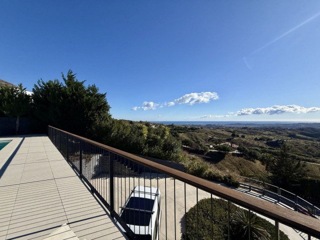 4 Makuuhuoneen Huvila Valtocado