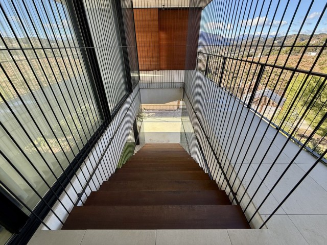 4 Makuuhuoneen Huvila Valtocado