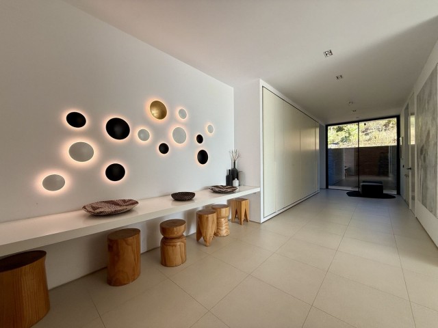 4 Makuuhuoneen Huvila Valtocado