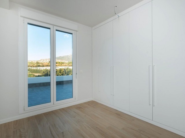 2 Bedrooms Apartment in Nueva Andalucía