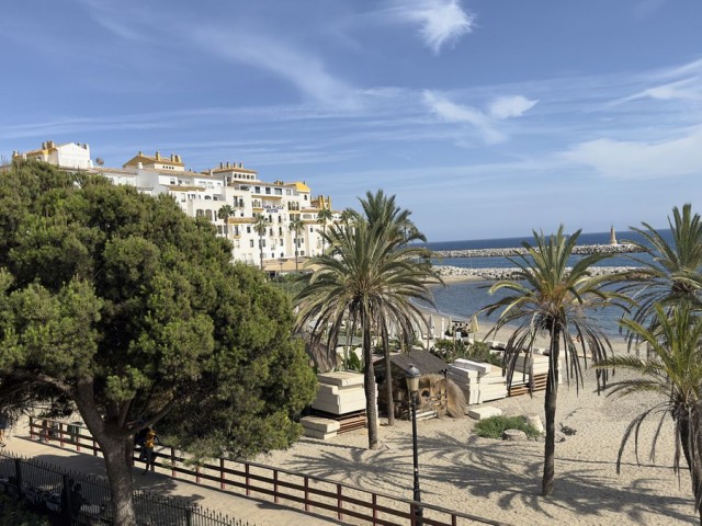 Appartement avec 3 Chambres  à Puerto Banús