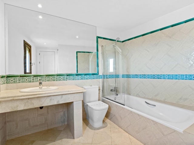 3 Bedrooms Townhouse in Casares