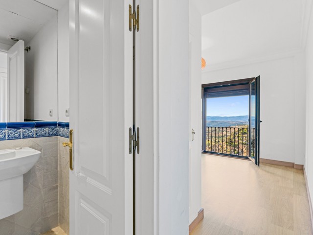 3 Bedrooms Townhouse in Casares