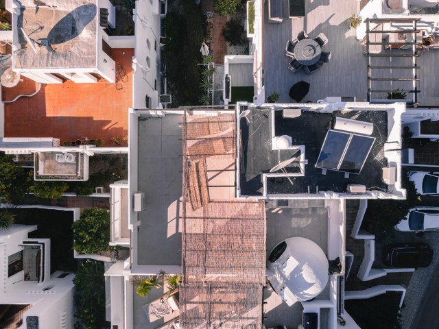 3 Bedrooms Apartment in Nueva Andalucía