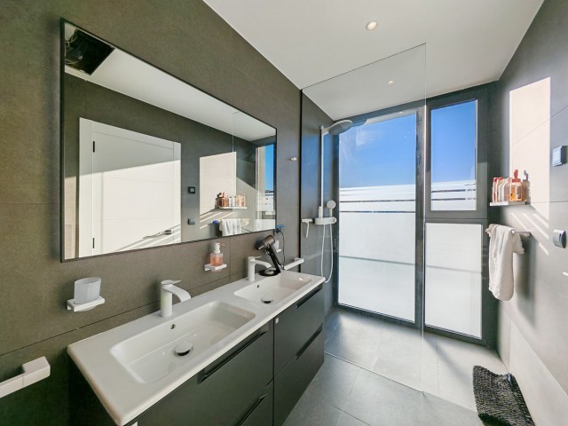 Villa avec 4 Chambres  à Valle Romano