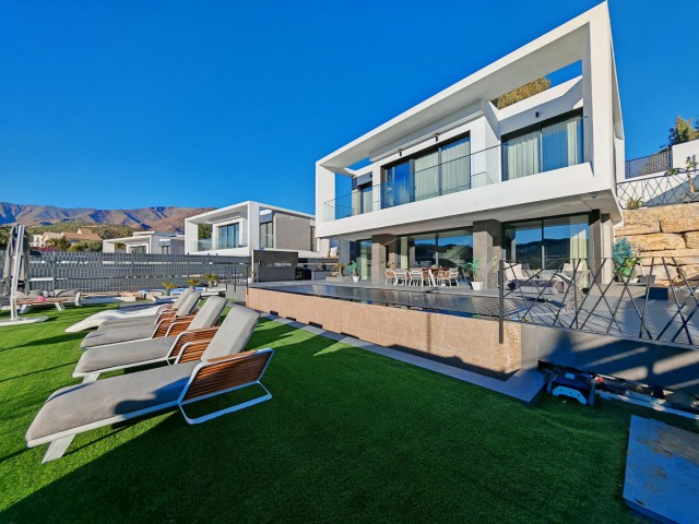 Villa avec 4 Chambres  à Valle Romano