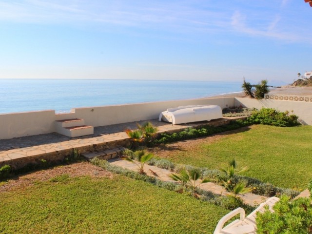 5 Bedrooms Villa in Estepona
