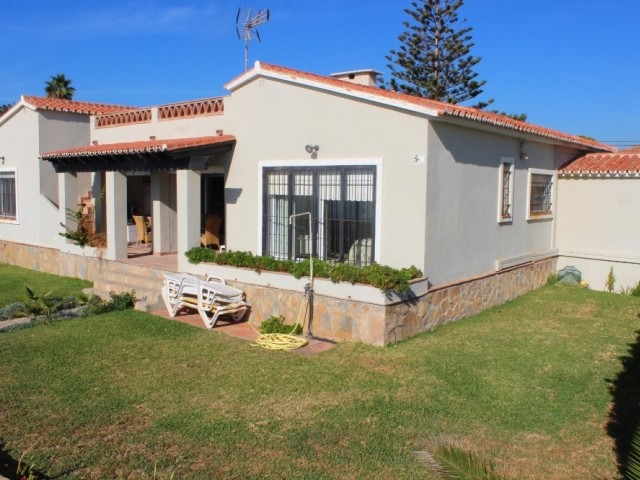 5 Bedrooms Villa in Estepona