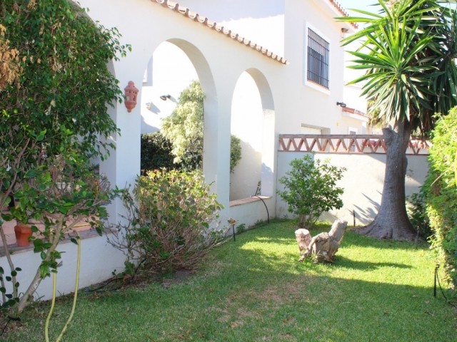 5 Bedrooms Villa in Estepona