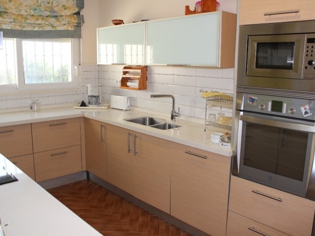 5 Bedrooms Villa in Estepona