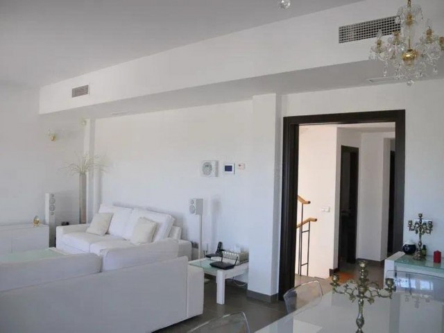 5 Bedrooms Villa in Estepona