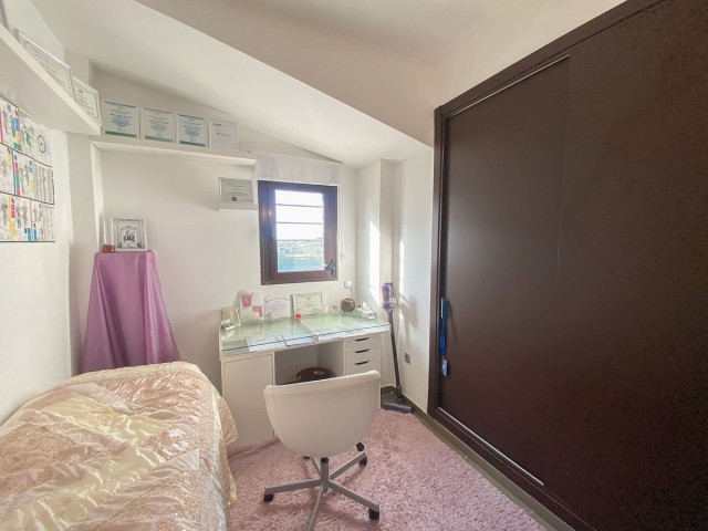 5 Bedrooms Villa in Estepona