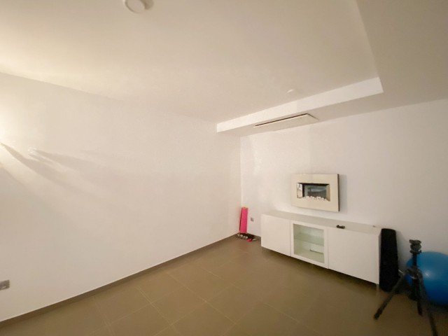 5 Bedrooms Villa in Estepona