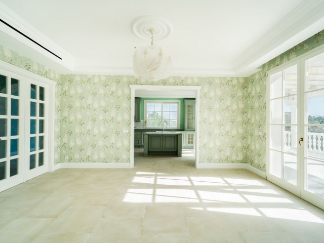 6 Bedrooms Villa in Benahavís