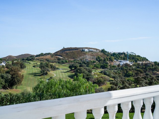 6 Bedrooms Villa in Benahavís