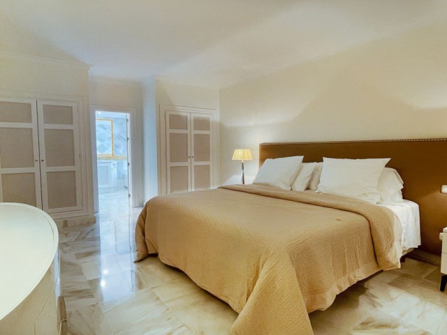 Apartamento con 3 Dormitorios  en Monte Halcones