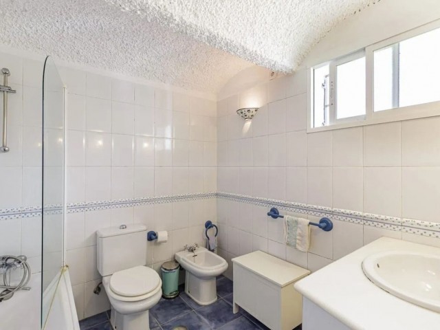 3 Bedrooms Townhouse in Estepona