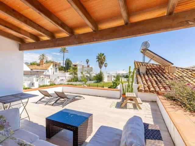 3 Bedrooms Townhouse in Estepona