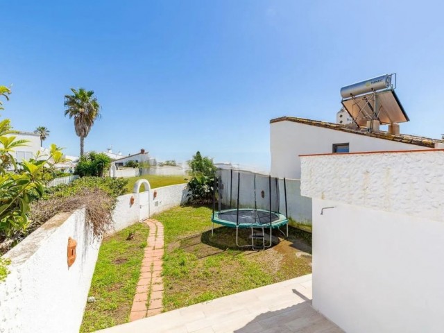 3 Bedrooms Townhouse in Estepona