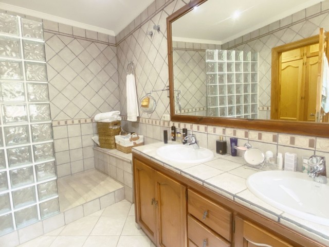 3 Schlafzimmer Villa in Elviria