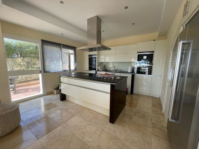 3 Schlafzimmer Villa in Istán