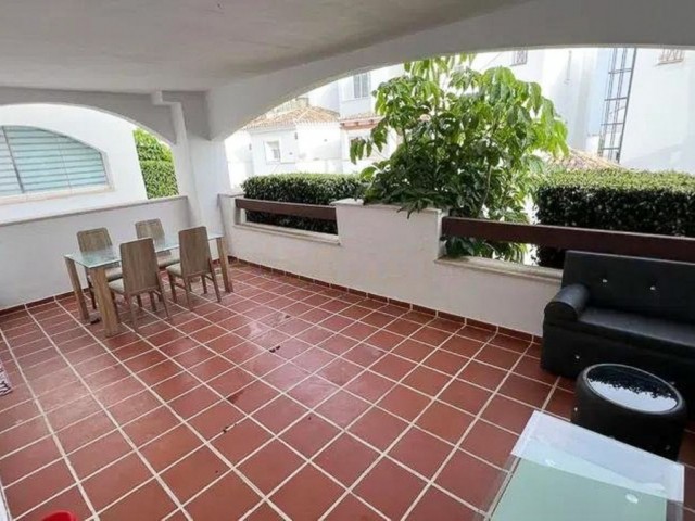 2 Bedrooms Apartment in Nueva Andalucía