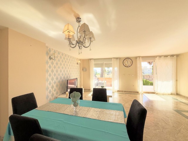 3 Bedrooms Townhouse in Estepona