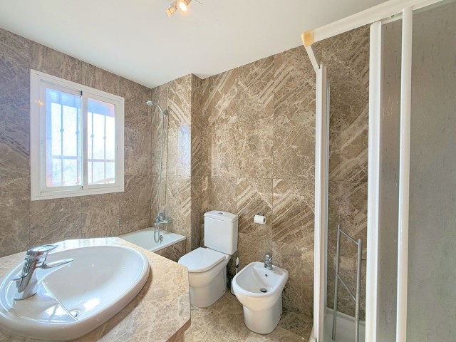 3 Bedrooms Townhouse in Estepona