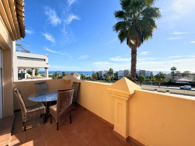 3 Bedrooms Townhouse in Estepona