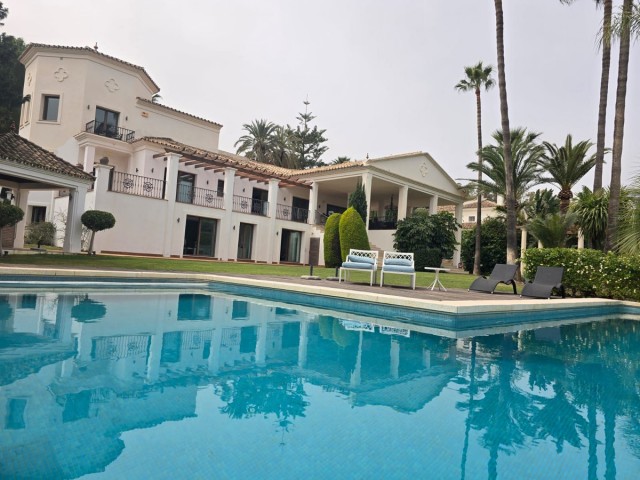 6 Bedrooms Villa in Marbella