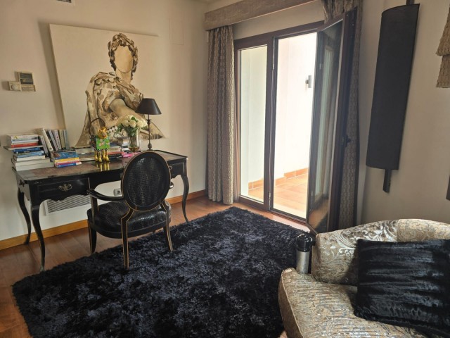 6 Bedrooms Villa in Marbella