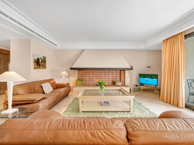3 Bedrooms Apartment in Los Monteros