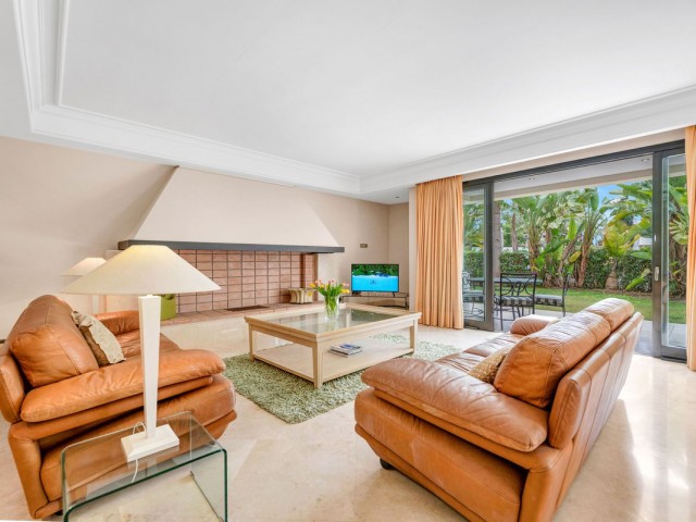 3 Bedrooms Apartment in Los Monteros