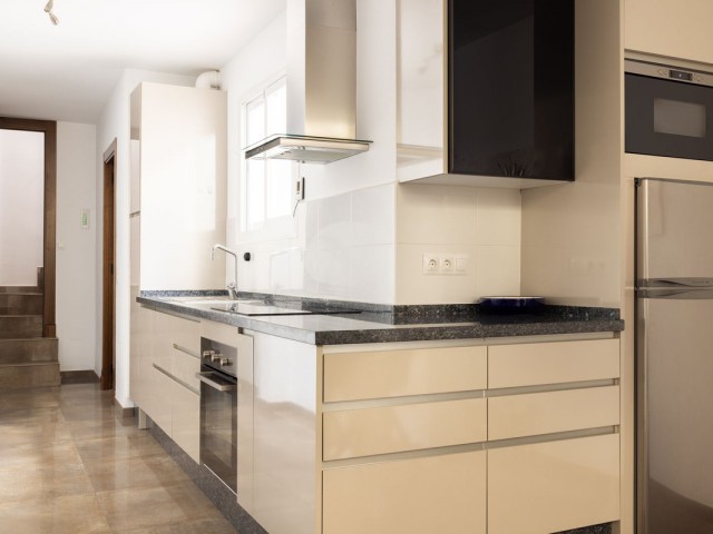 3 Bedrooms Townhouse in Estepona