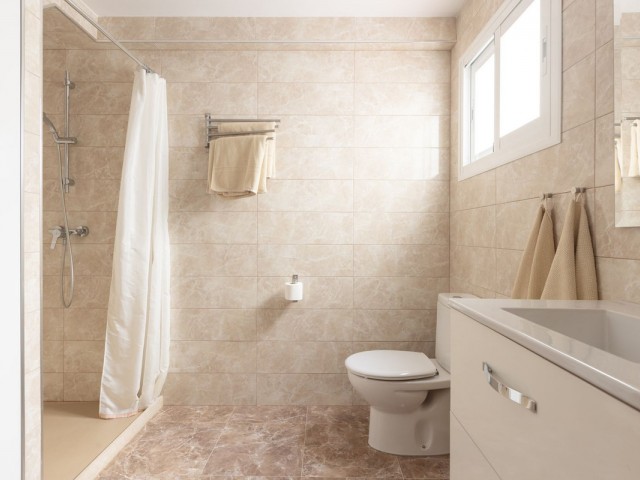 3 Bedrooms Townhouse in Estepona