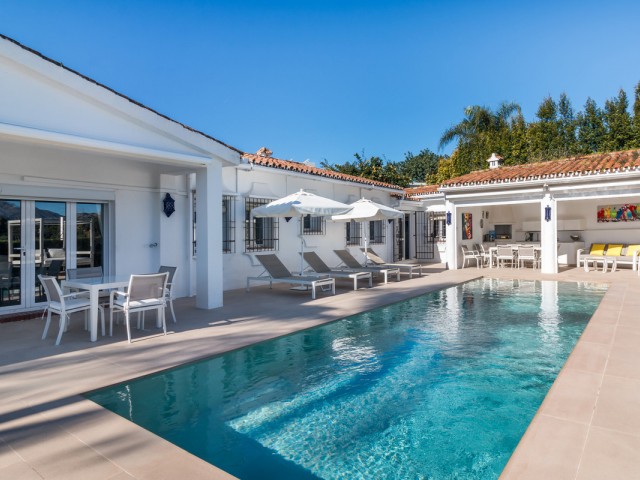 4 Bedrooms Villa in Benahavís