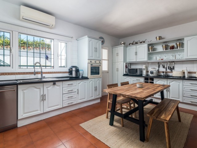 4 Bedrooms Villa in Benahavís